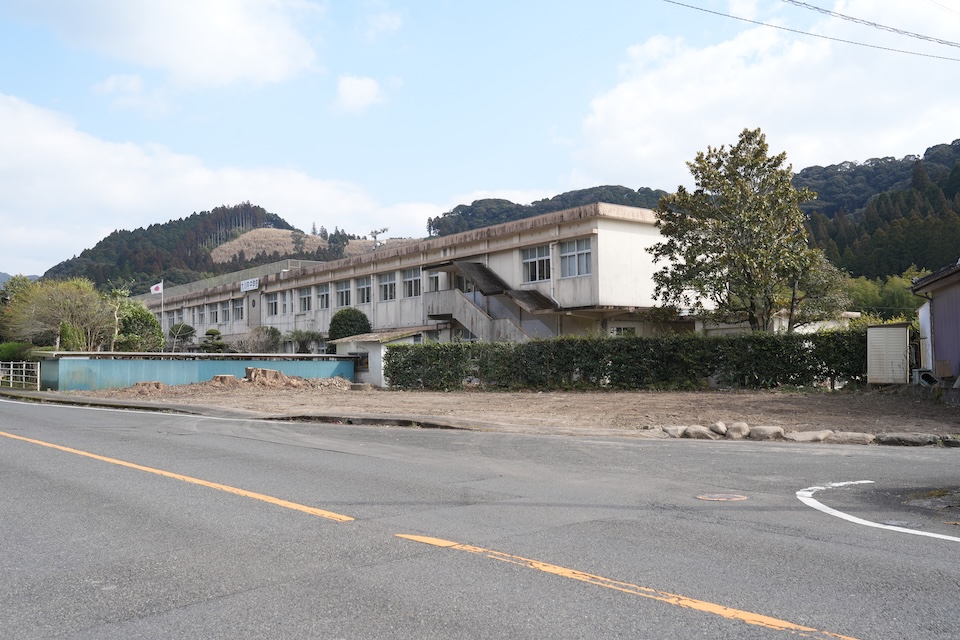 大川内中学校・施工後 | 出水市周辺の巨木の伐採・剪定なら緑のタニムラ